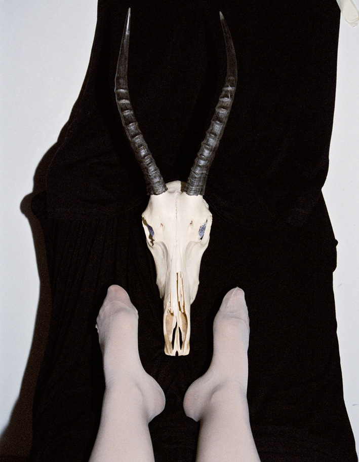 18_Fuesse-Skull_Klein_Doku